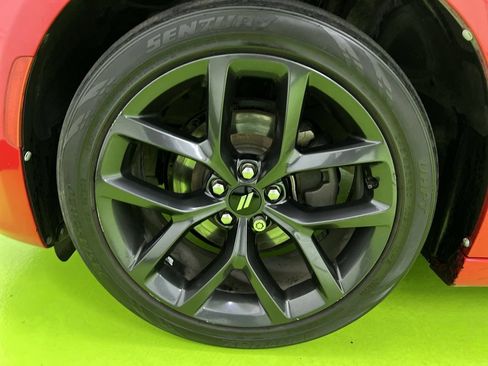 Used 2019 Dodge Charger SXT w/ Blacktop Package RWD image 14