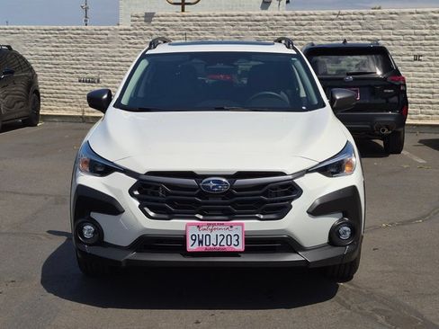 Used 2025 Subaru Crosstrek 2.5i Premium AWD/4WD image 3