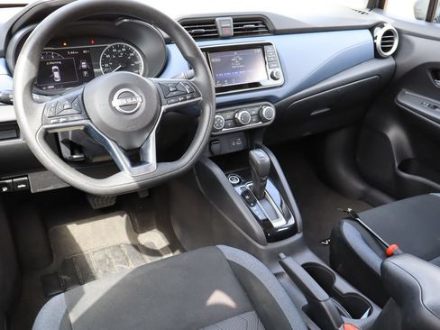 Used 2024 Nissan Versa SV FWD image 4