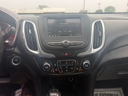 Used 2019 Chevrolet Equinox LT FWD image 17