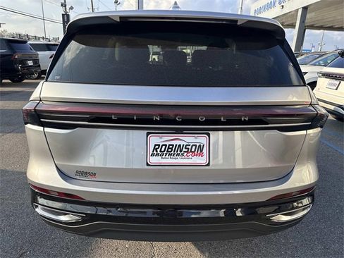 New 2026 Lincoln Nautilus Premier image 4