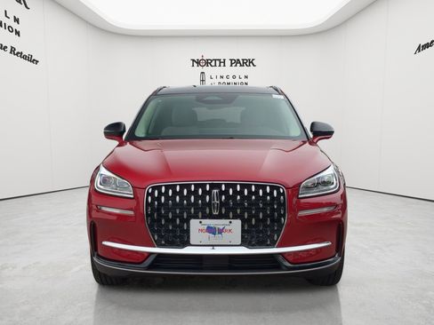 New 2026 Lincoln Corsair Reserve FWD image 8