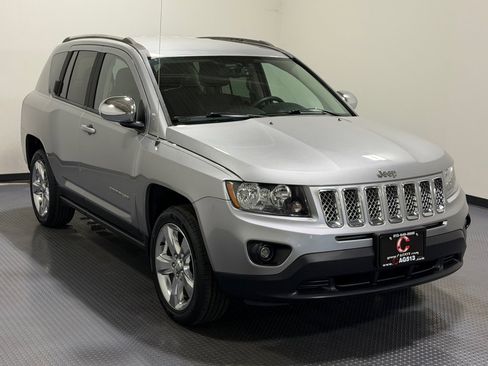 Used 2014 Jeep Compass Latitude w/ Mopar Chrome Accents Group image 4