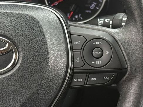 Used 2021 Toyota RAV4 XLE Premium FWD image 15