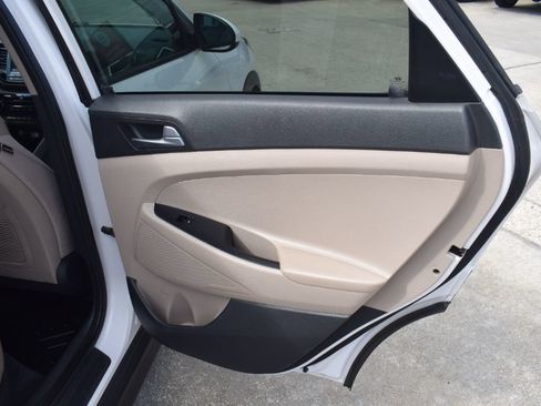 Used 2016 Hyundai Tucson SE w/ Option Group 02 FWD image 14