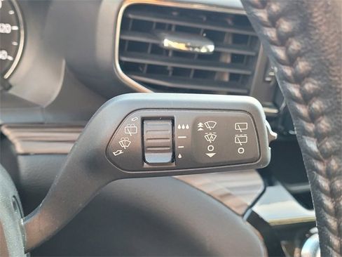 Used 2023 Ford Explorer Limited image 17