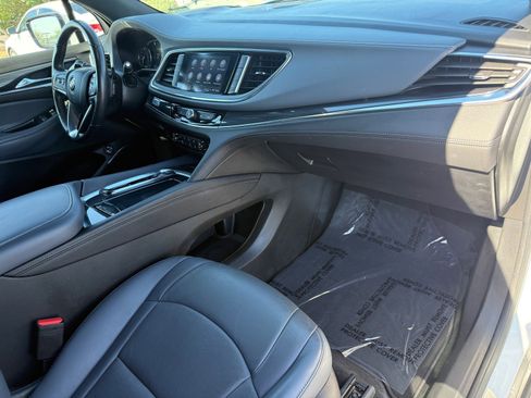 Used 2024 Buick Enclave Premium AWD/4WD image 29