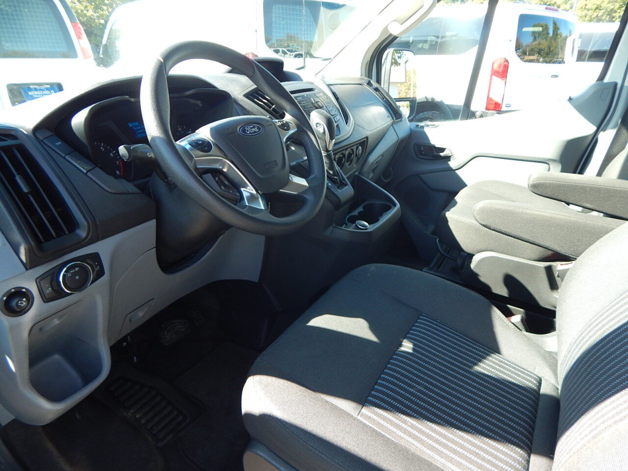 Used 2018 Ford Transit 350 XL RWD image 2