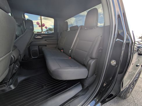 Used 2023 Chevrolet Silverado 1500 LT image 7