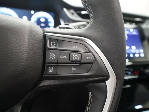 Used 2025 Jeep Grand Cherokee Laredo X w/ Luxury Tech Group I AWD/4WD image 19