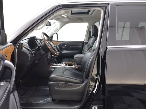 Used 2018 INFINITI QX80 4WD w/ All Season Package image 5