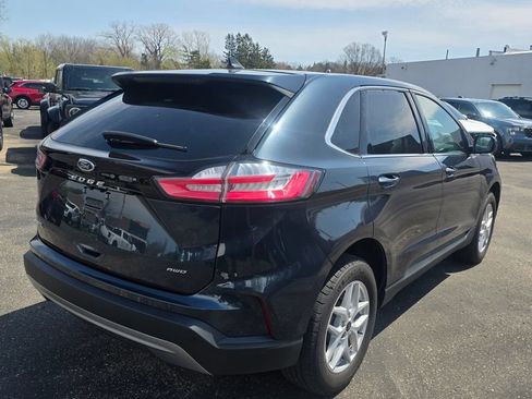 Certified 2024 Ford Edge SEL w/ Convenience Package AWD/4WD image 5