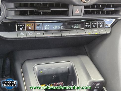 Used 2023 Toyota Crown Limited image 26