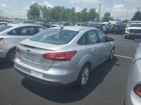 Used 2016 Ford Focus SE FWD image 8