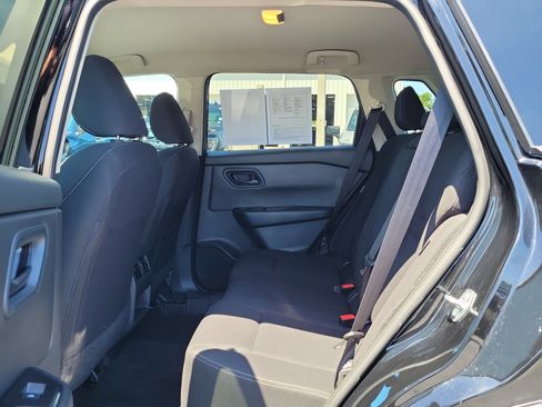 Used 2024 Nissan Rogue S FWD image 11