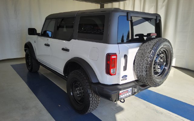 Used 2023 Ford Bronco Black Diamond AWD/4WD image 2