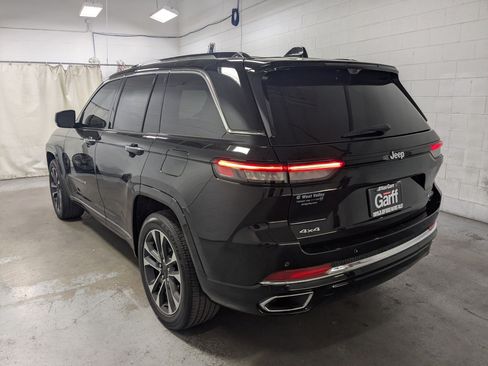 Certified 2023 Jeep Grand Cherokee Overland w/ Luxury Tech Group IV AWD/4WD image 9