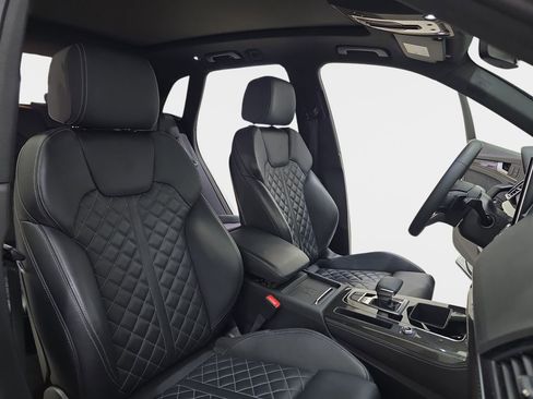 Used 2024 Audi SQ5 Prestige image 10