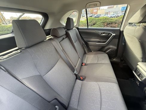 Used 2025 Toyota RAV4 XLE image 34