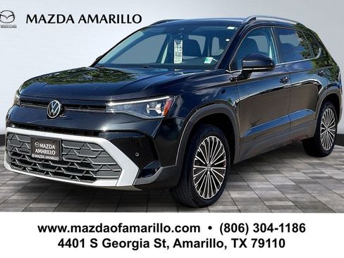 Used 2025 Volkswagen Taos SE image 1