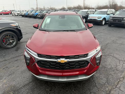 Used 2025 Chevrolet Trax LT w/ LT Convenience Package image 23