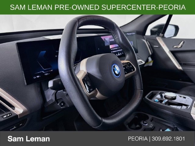 Used 2025 BMW iX xDrive50 AWD/4WD image 11