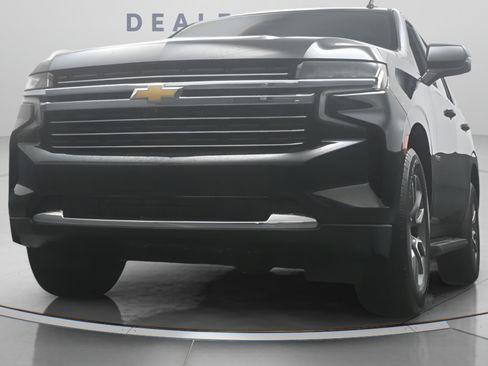 Used 2023 Chevrolet Tahoe LT w/ Luxury Package AWD/4WD image 32