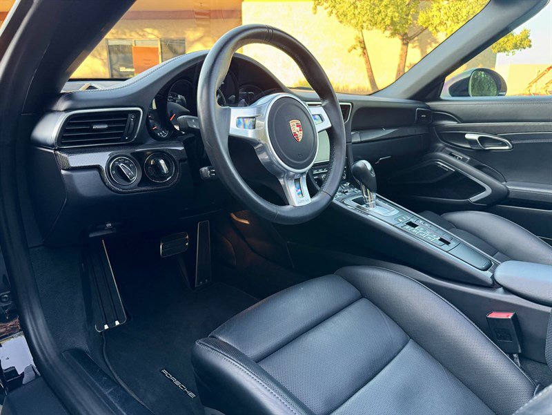 Used 2015 Porsche 911 Turbo S w/ High-end Infotainment Package AWD/4WD image 47