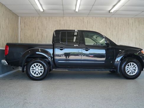 Used 2020 Nissan Frontier SV w/ SV Utility Package AWD/4WD image 6