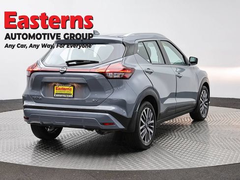 Used 2021 Nissan Kicks SV FWD image 5
