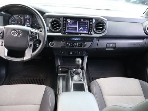 Used 2021 Toyota Tacoma TRD Sport RWD image 17
