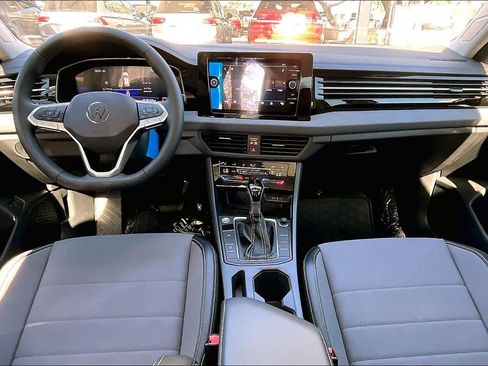 New 2026 Volkswagen Jetta SE image 5