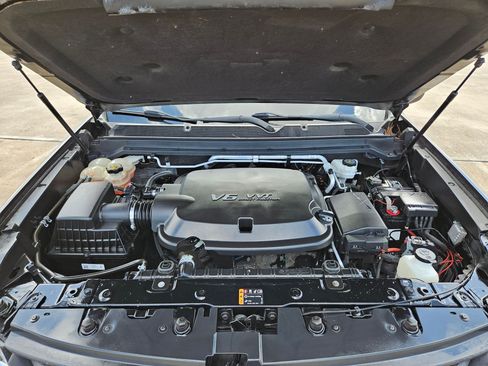 Used 2018 Chevrolet Colorado LT AWD/4WD image 28