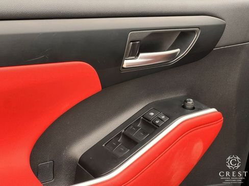 Used 2024 Toyota Highlander XSE image 23