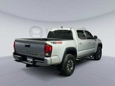 Used 2018 Toyota Tacoma SR image 7