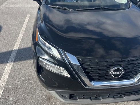 Used 2023 Nissan Rogue SV image 3