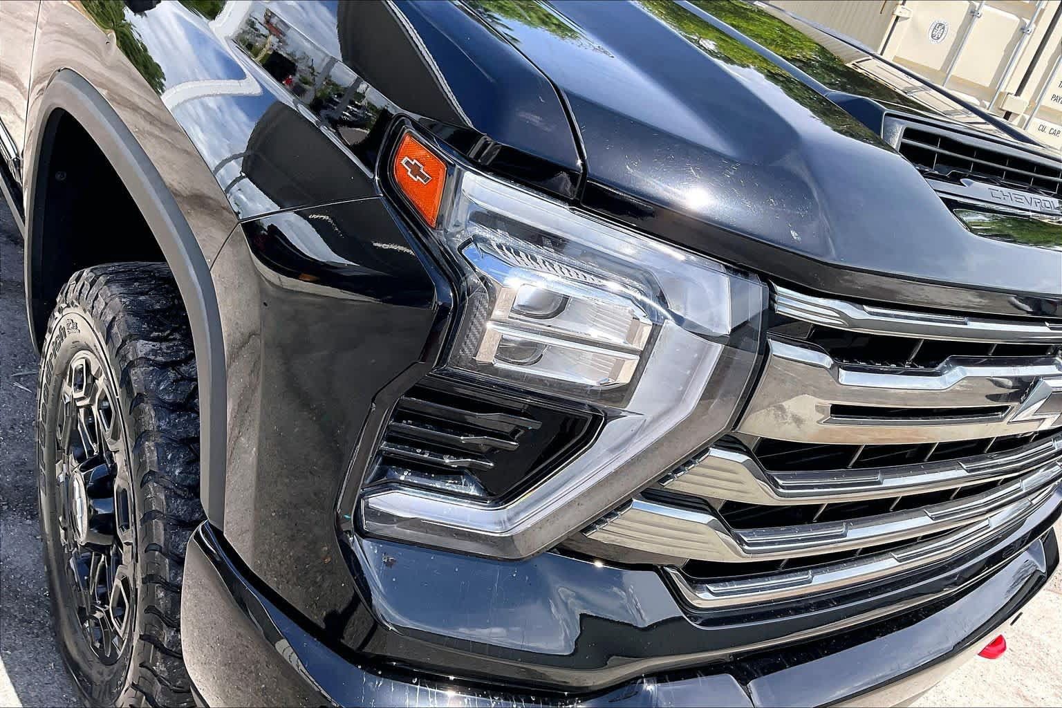 Used 2024 Chevrolet Silverado 2500 High Country w/ High Country Premium Package AWD/4WD image 27