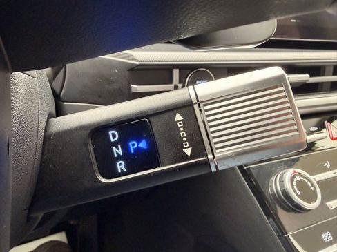 Used 2024 Hyundai Santa Fe SE image 15