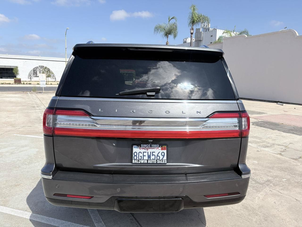 Used 2018 Lincoln Navigator Select w/ Technology Package RWD image 13