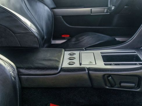 Used 2005 Aston Martin DB9 Coupe RWD image 33