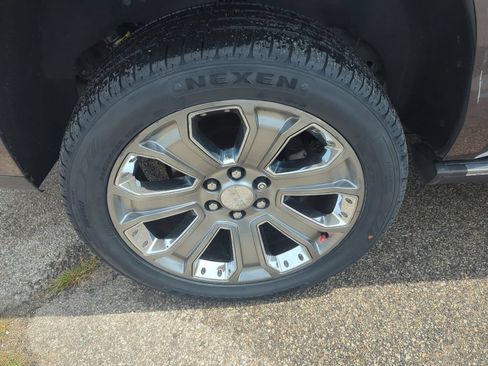 Used 2016 GMC Yukon Denali w/ Open Road Package AWD/4WD image 9