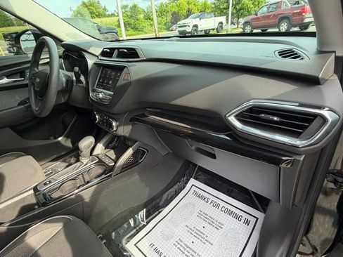 Used 2021 Chevrolet TrailBlazer LT FWD image 38