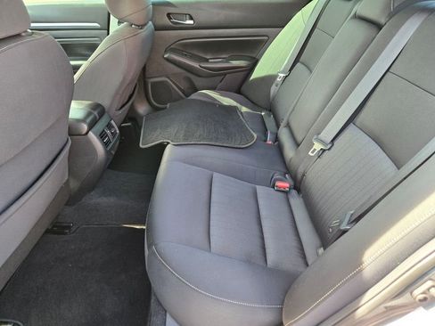 Used 2019 Nissan Altima 2.5 SV FWD image 12