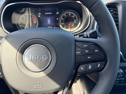 Used 2023 Jeep Cherokee Altitude Lux w/ Lux Elite Package AWD/4WD image 29