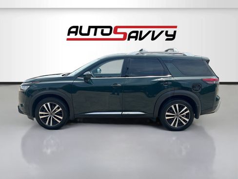 Used 2023 Nissan Pathfinder Platinum w/ Cargo Package FWD image 4