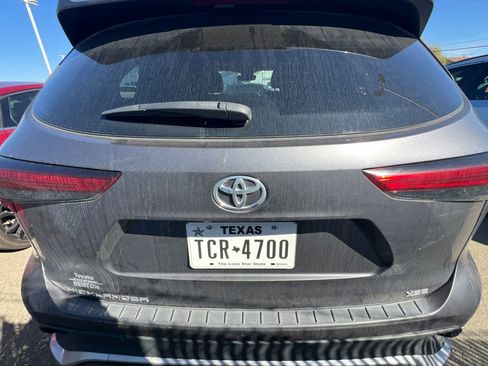 Used 2023 Toyota Highlander XSE image 5