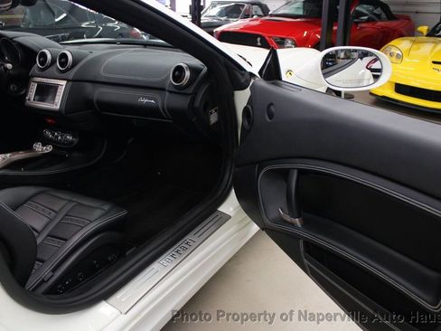 Used 2013 Ferrari California image 32
