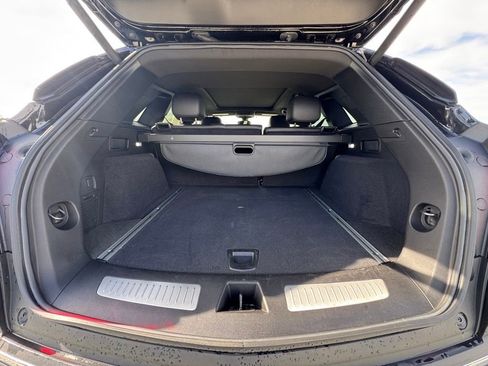 Used 2025 Cadillac XT5 Premium Luxury image 11