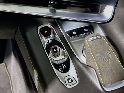 Used 2022 Chevrolet Corvette Stingray Premium Cpe w/ Z51 Performance Package RWD image 24
