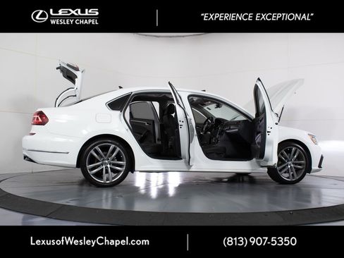 Used 2019 Volkswagen Passat 2.0T SE R-Line FWD image 15